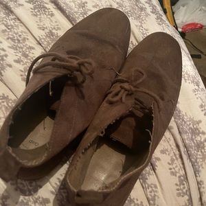 Size 13 brown Suede boots